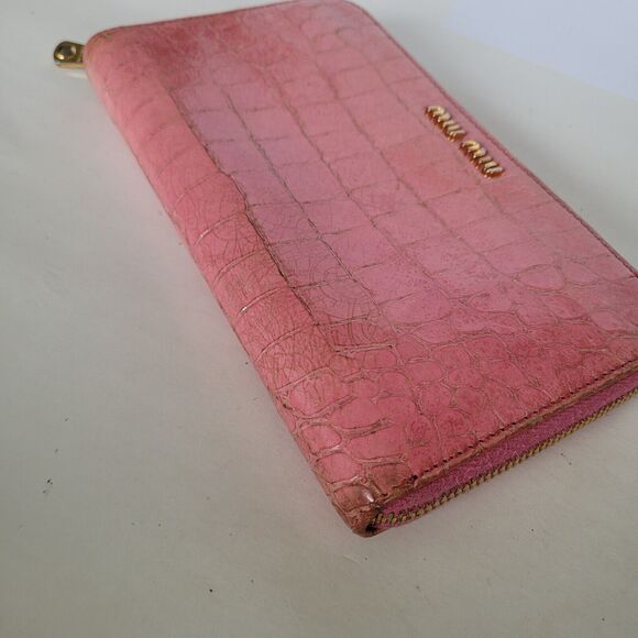 MIU MIU Croc Embossed Pink Leather Zip Around Wallet Clutch Continental Large - Picture 9 of 11